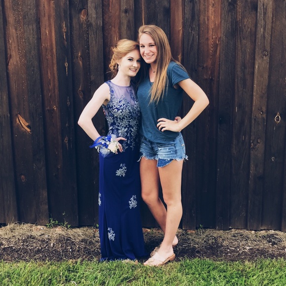 PROM DRESS‼️ - Picture 3 of 5